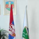 Application of emblem and flags in Novi Pazar municipality building